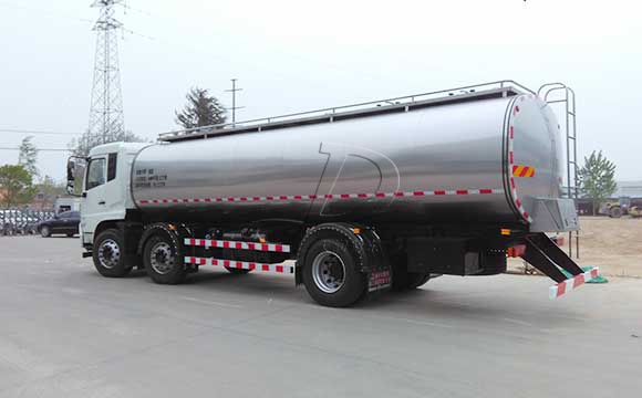車罐一體<a href=http://www.3322ll.com/ target=_blank class=infotextkey>鮮奶運輸車</a>