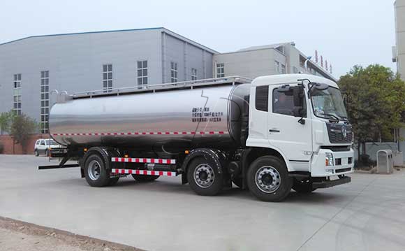車罐一體<a href=http://www.3322ll.com/ target=_blank class=infotextkey>鮮奶運輸車</a>