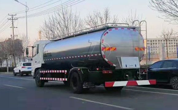 一體式<a href=http://www.3322ll.com/ target=_blank class=infotextkey>牛奶運輸車</a>