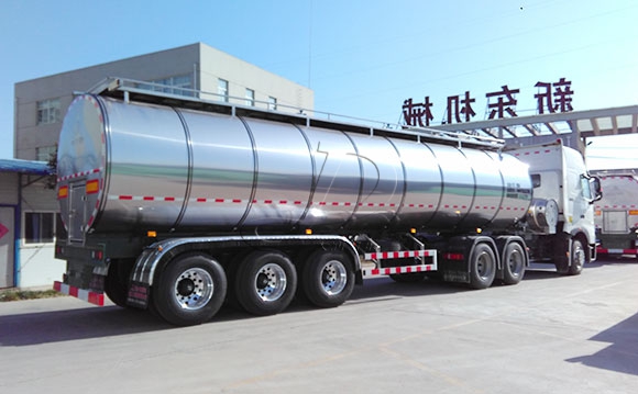 牛奶半掛運輸車