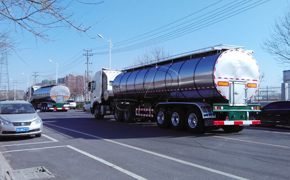 牛奶半掛運輸車