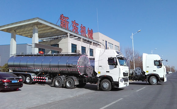 牛奶半掛運輸車