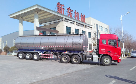 牛奶運(yùn)輸半掛車