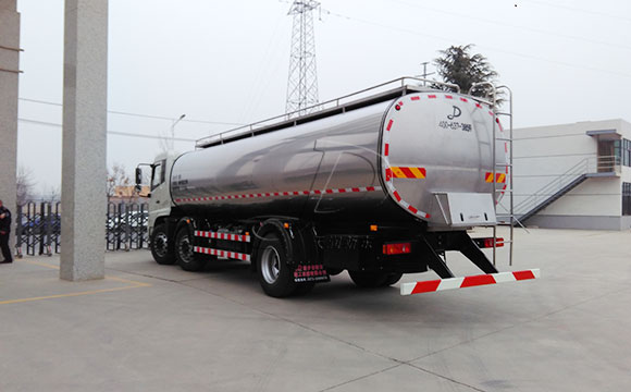 一體鮮<a href=http://www.3322ll.com/ target=_blank class=infotextkey>牛奶運輸車</a>