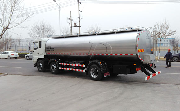 一體鮮<a href=http://www.3322ll.com/ target=_blank class=infotextkey>牛奶運輸車</a>