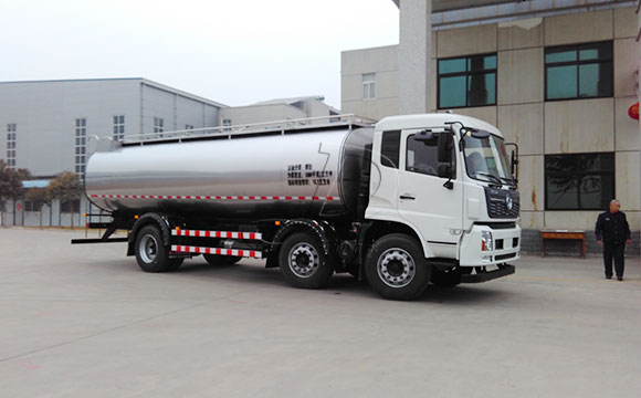 一體鮮<a href=http://www.3322ll.com/ target=_blank class=infotextkey>牛奶運輸車</a>