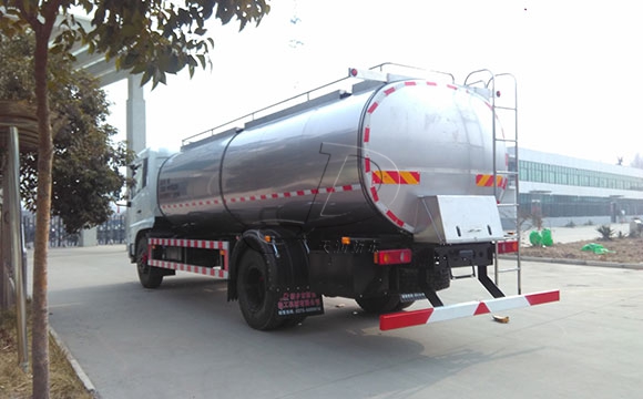 大型<a href=http://www.3322ll.com/ target=_blank class=infotextkey>牛奶運輸車</a>