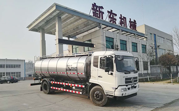 車罐一體<a href=http://www.3322ll.com/ target=_blank class=infotextkey>牛奶運輸車</a>