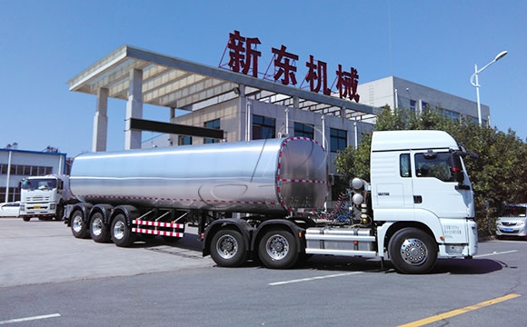 <a href=http://www.3322ll.com/ target=_blank class=infotextkey>牛奶運輸車</a>
