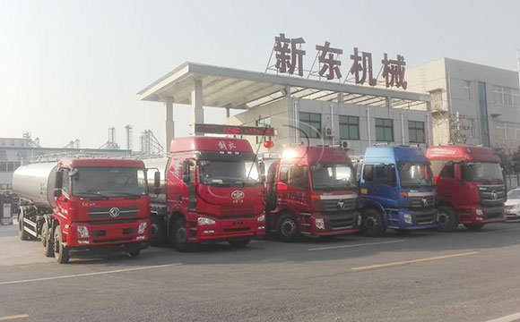 新東機(jī)械<a href=http://www.3322ll.com/ target=_blank class=infotextkey>牛奶運(yùn)輸車</a>