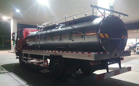 <a href=http://www.3322ll.com/ target=_blank class=infotextkey>鮮奶運輸車</a>