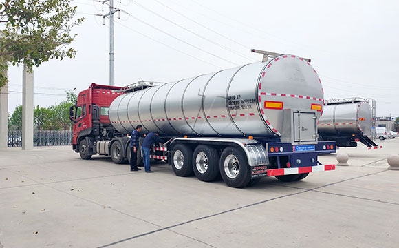 鮮奶運輸掛車