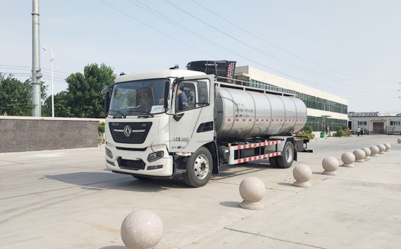 車罐一天<a href=http://www.3322ll.com/ target=_blank class=infotextkey>鮮奶運(yùn)輸車</a>