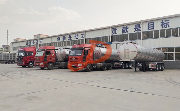 半掛奶罐車