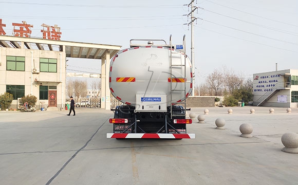 <a href=http://www.3322ll.com/ target=_blank class=infotextkey>牛奶運輸車</a>