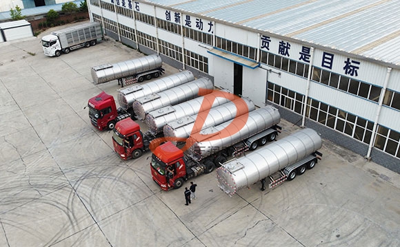 半掛奶罐車