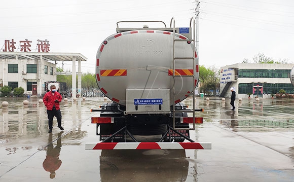 <a href=http://www.3322ll.com/ target=_blank class=infotextkey>鮮奶運輸車</a>