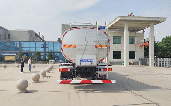 車罐一天<a href=http://www.3322ll.com/ target=_blank class=infotextkey>鮮奶運(yùn)輸車</a>