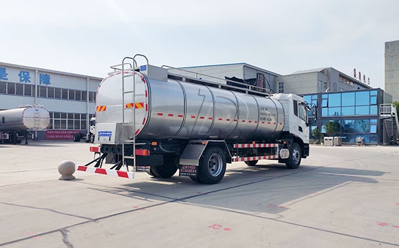 車罐一天<a href=http://www.3322ll.com/ target=_blank class=infotextkey>鮮奶運(yùn)輸車</a>