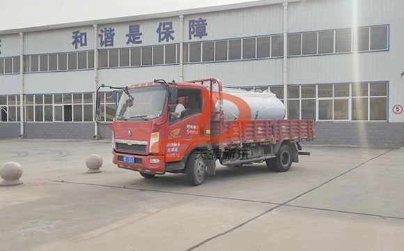 牛奶運輸罐