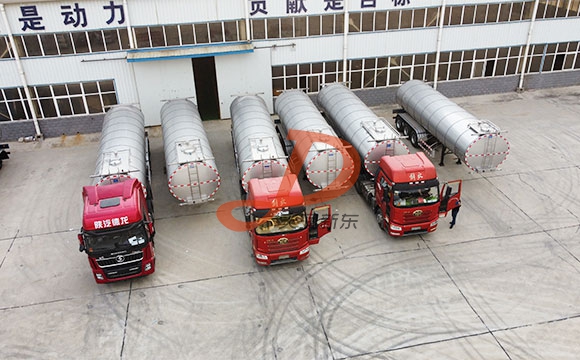 半掛奶罐車