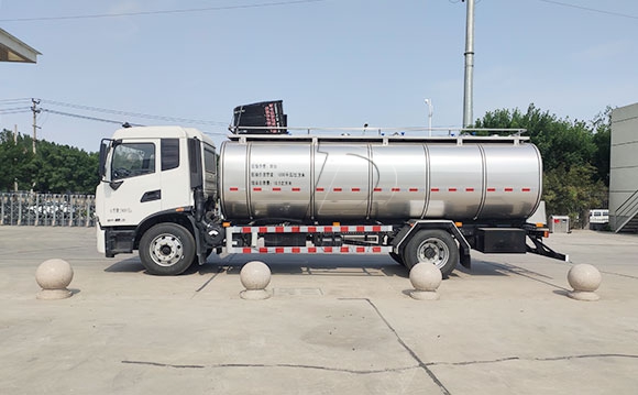 車罐一天<a href=http://www.3322ll.com/ target=_blank class=infotextkey>鮮奶運(yùn)輸車</a>