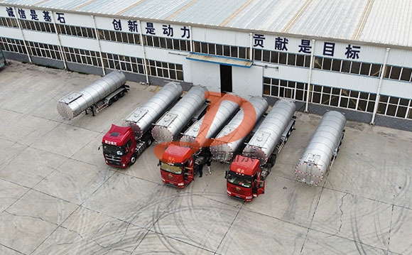 半掛奶罐車