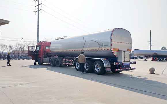 液態(tài)食品運輸車
