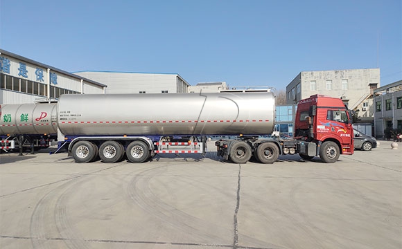 液態(tài)食品運(yùn)輸車