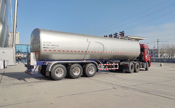 液態(tài)食品運(yùn)輸車