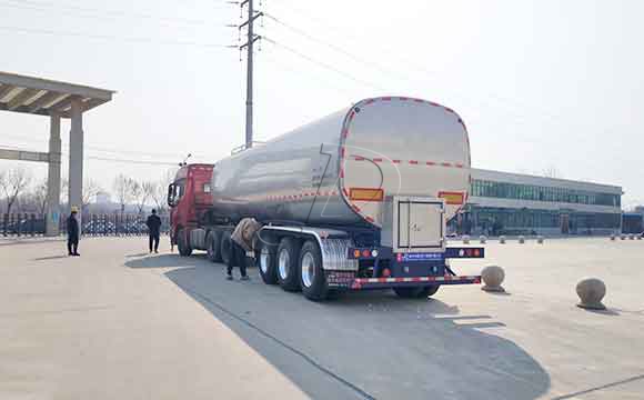 液態(tài)食品運輸車