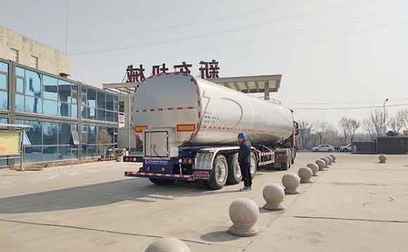 液態(tài)食品運輸車