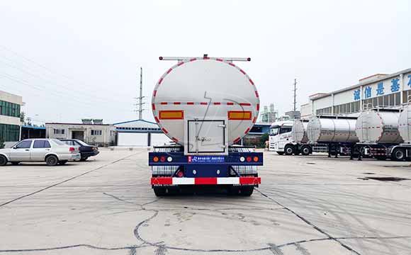 不銹鋼保溫運輸罐車