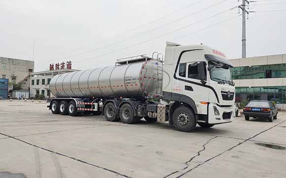 不銹鋼保溫運輸罐車