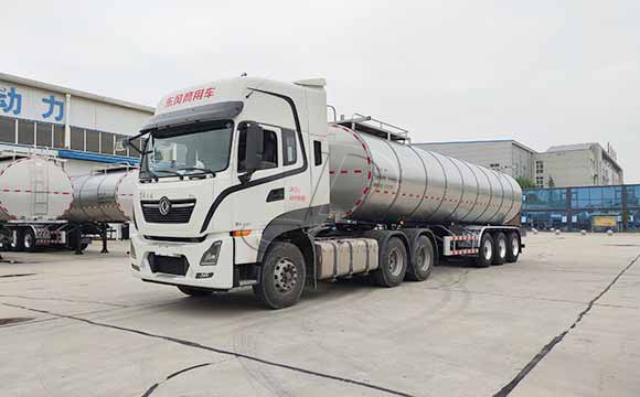 不銹鋼保溫運輸罐車