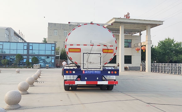 半掛奶罐車
