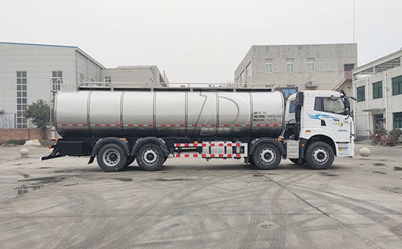 車罐一體<a href=http://www.3322ll.com/ target=_blank class=infotextkey>鮮奶運輸車</a>