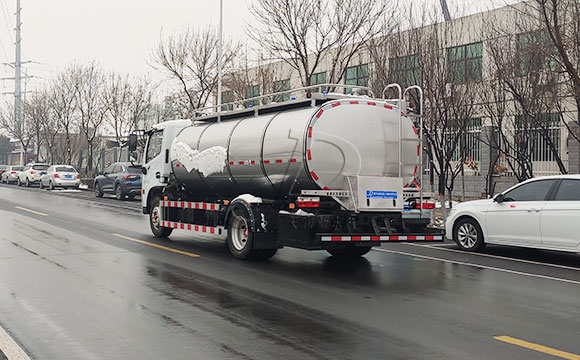 一體奶罐車