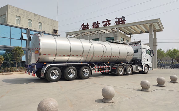 半掛奶罐車