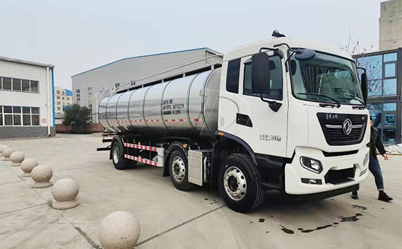東風天錦<a href=http://www.3322ll.com/ target=_blank class=infotextkey>鮮奶運輸車</a>