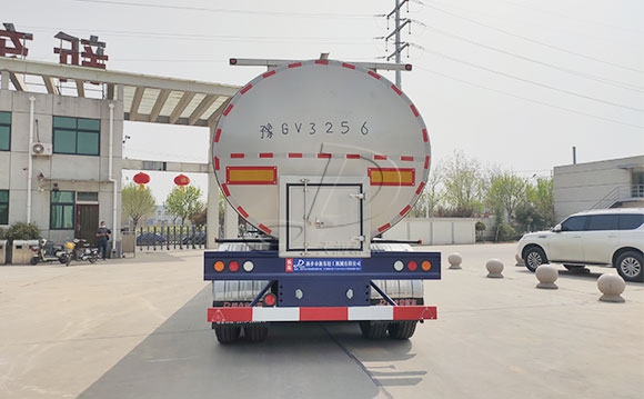 半掛奶罐車
