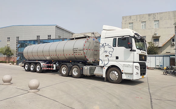 半掛奶罐車