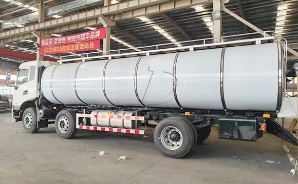 東風天錦<a href=http://www.3322ll.com/ target=_blank class=infotextkey>鮮奶運輸車</a>