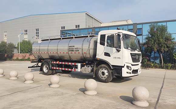 車罐一體<a href=http://www.3322ll.com/ target=_blank class=infotextkey>鮮奶運輸車</a>