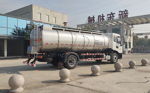 車罐一體<a href=http://www.3322ll.com/ target=_blank class=infotextkey>鮮奶運輸車</a>