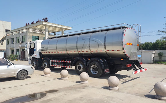 解放<a href=http://www.3322ll.com/ target=_blank class=infotextkey>鮮奶運輸車</a>