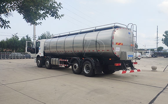 解放前四后六奶罐車(chē)