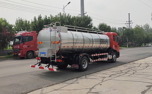 車罐一體奶罐車