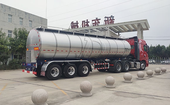 牛奶運輸半掛車