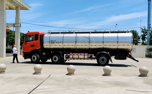 東風國六<a href=http://www.3322ll.com/ target=_blank class=infotextkey>牛奶運輸車</a>